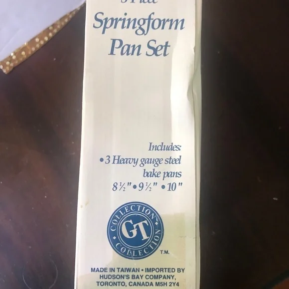 Springform Pan Set (3). NEW in Box. - Picture 4 of 4